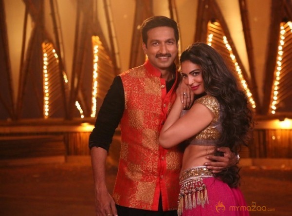 Soukhyam Item Song Stills1