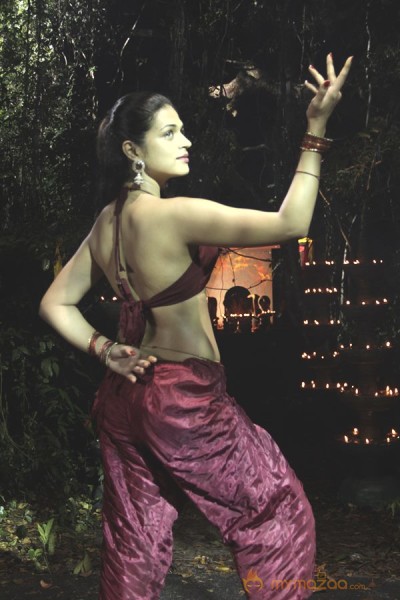 Spicy: Shraddha Das from Punnami Ratri