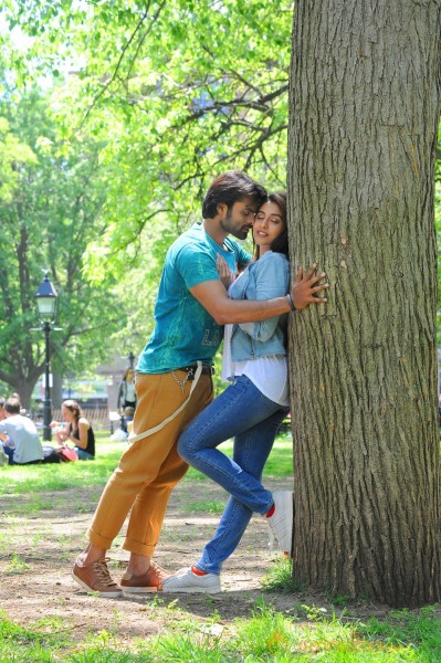 Subramanyam for sale movie guvva Gorinka song stills