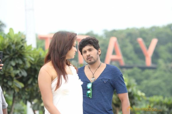 Vinodam 100 Percent Movie Latest Stills