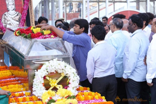 Celebrities pay homage to ANR Photos - 1 