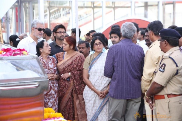 Celebrities pay homage to ANR Photos - 2 