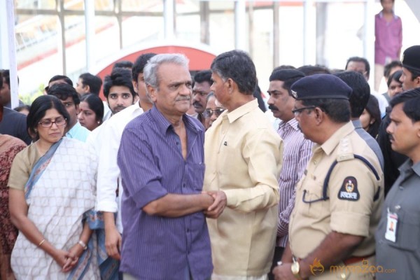 Celebrities pay homage to ANR Photos - 2 