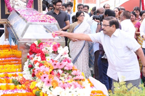 Celebrities pay homage to ANR Photos - 3 