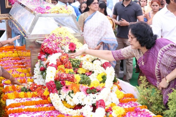 Celebrities pay homage to ANR Photos - 3 