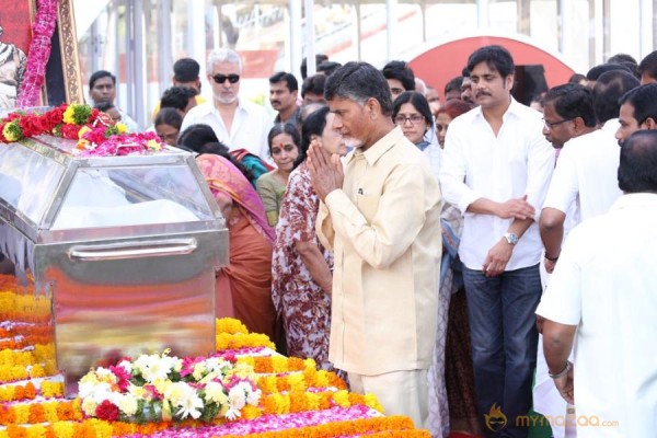 Celebrities pay homage to ANR Photos - 3 