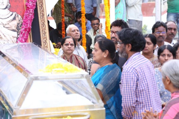 Celebrities pay homage to ANR Photos - 4 