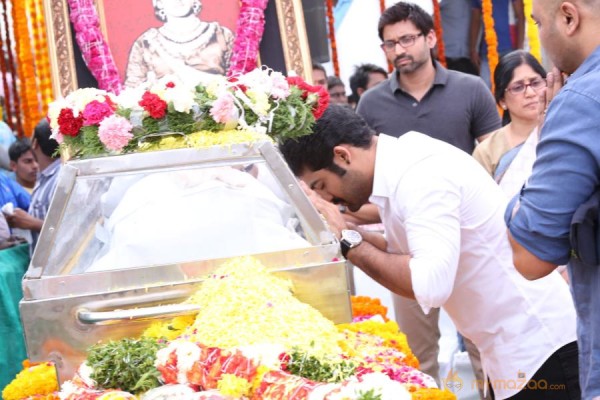 Celebrities pay homage to ANR Photos - 4 