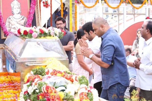 Celebrities pay homage to ANR Photos - 4 