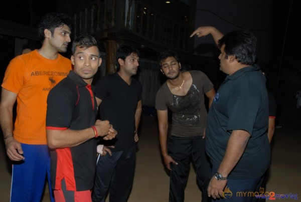 Telugu Warriors Team Practice Photos Gallery 