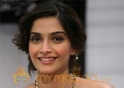 Sonam teary-eyed at 'Bhaag Milkha Bhaag' promo launch