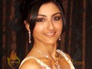 Manav Gangwani designs white crystal gown for Soha Ali Khan at IIFA !!