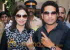 Birthday boy Sachin Tendulkar casts his vote 