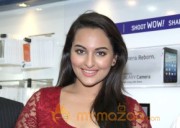 Sonakshi Sinha & Ranveer Singh At Samsung Store  