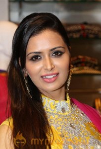 Meenakshi Dixit