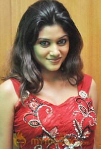 Oviya