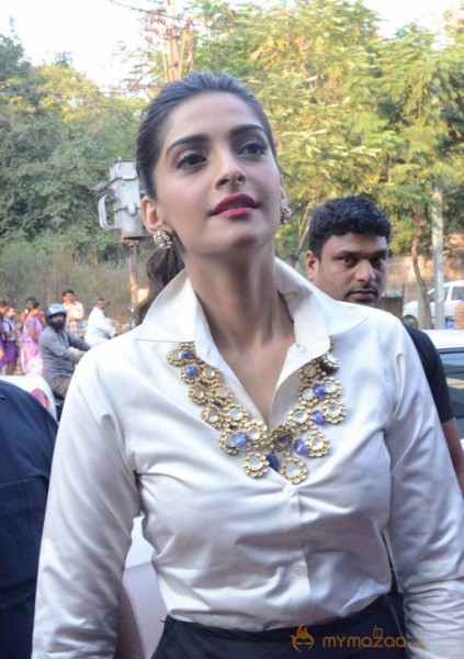 Sonam Kapoor Stills From Raghavendra Rathore Store Launch