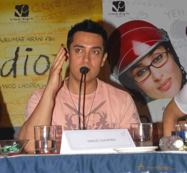 Aamir Promotes 3 Idiots 