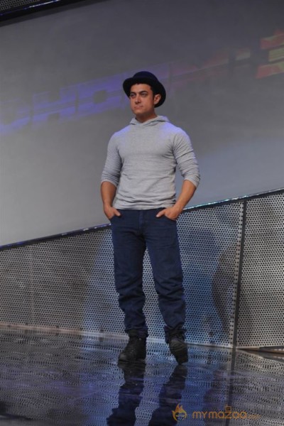 Aamir,Katrina launch Dhoom 3 merchandise Photos