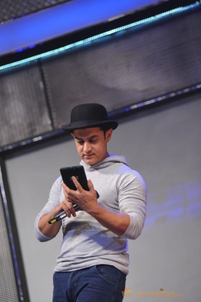 Aamir,Katrina launch Dhoom 3 merchandise Photos