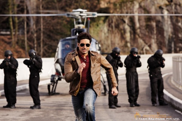 Amir Khan Katrina Kaif Dhoom 3 Photos