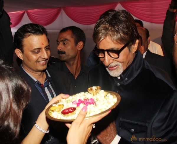 Amitabh Bachchan Launch Skininfinity Clinic 