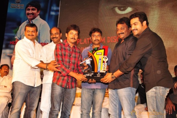 Baadshah Hexa Platinum Disc Photos