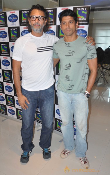 Bhaag Milkha Bhaag Promotion On sets of IIJ 