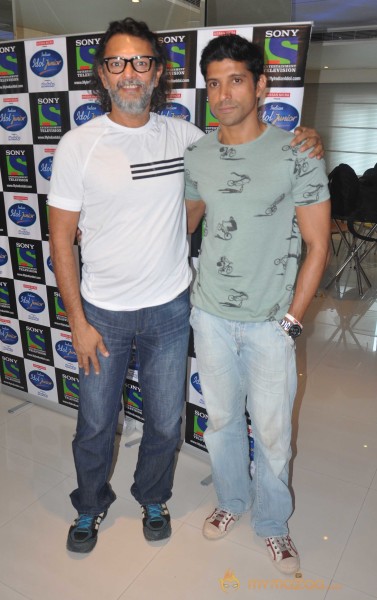 Bhaag Milkha Bhaag Promotion On sets of IIJ 