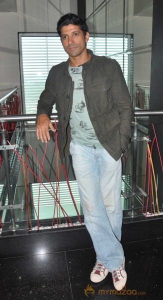 Bhaag Milkha Bhaag Promotion On sets of IIJ 