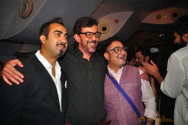 Bolly Celebs at AANKHON DEKHI premiere Photos