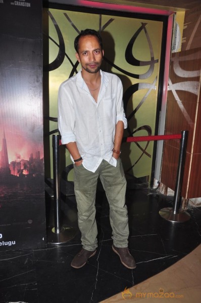 Bolly Celebs at AANKHON DEKHI premiere Photos