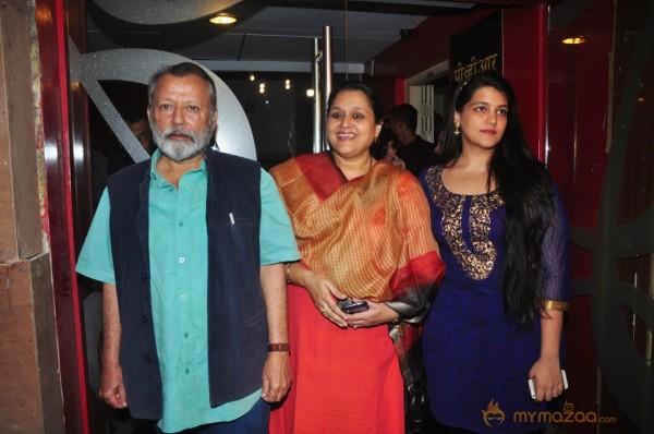 Bolly Celebs at AANKHON DEKHI premiere Photos