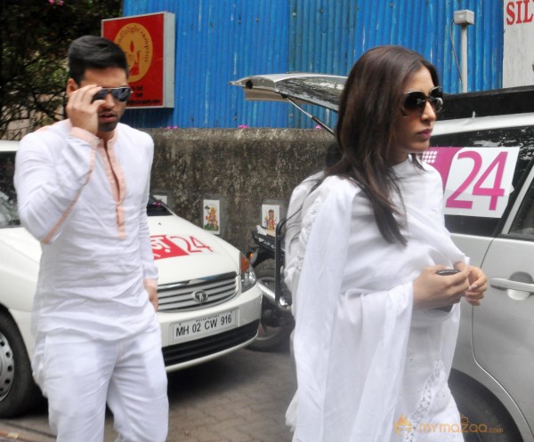 Bollywood Celebrities at Jiah Khan Funeral Photo Gallery 