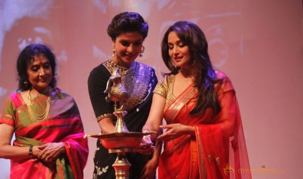 Celebs at Dilip Kumar autobiography Event Photos
