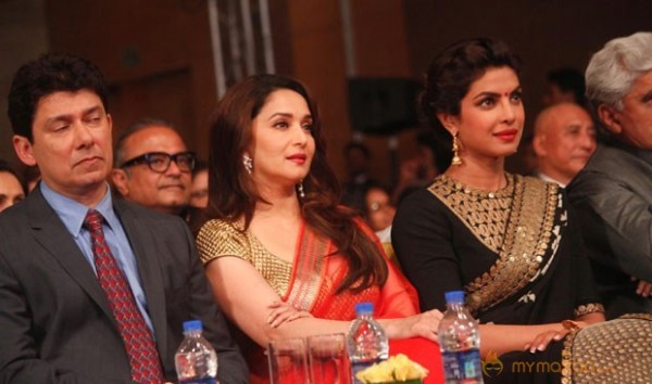 Celebs at Dilip Kumar autobiography Event Photos