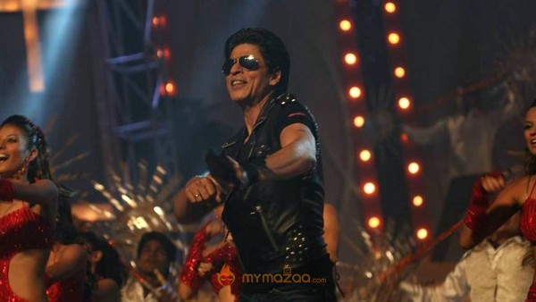 BigB Shahrukh, Salman & Akshay perform for Cintaa Superstars ka Jalwaa Gallery