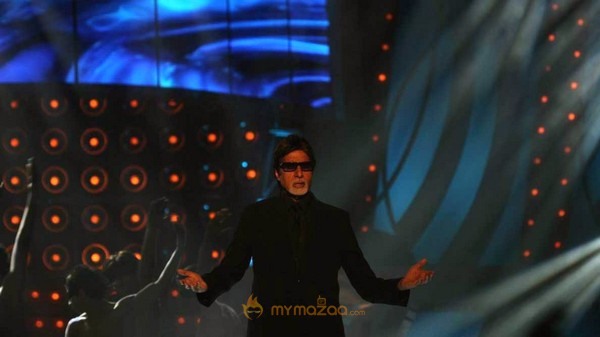 BigB Shahrukh, Salman & Akshay perform for Cintaa Superstars ka Jalwaa Gallery