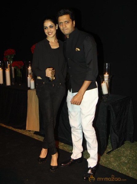 Deepika Padukone Black And Gold Party Photos