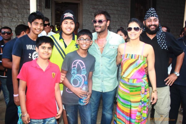 Kajol Devgn & Ajay Devgn At The Clean & Green Lonavala Event 