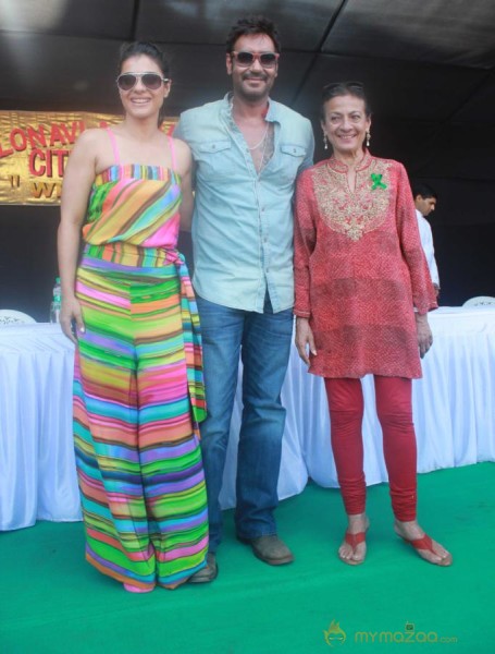 Kajol Devgn & Ajay Devgn At The Clean & Green Lonavala Event 