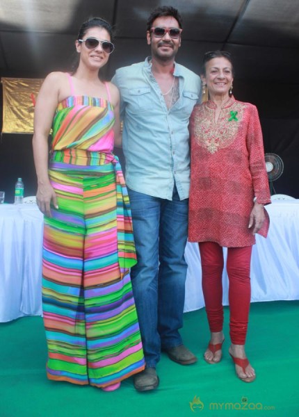 Kajol Devgn & Ajay Devgn At The Clean & Green Lonavala Event 