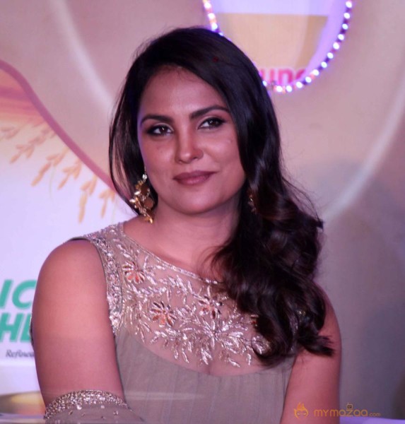 Lara Dutta At Fautune Rice Oil lauch