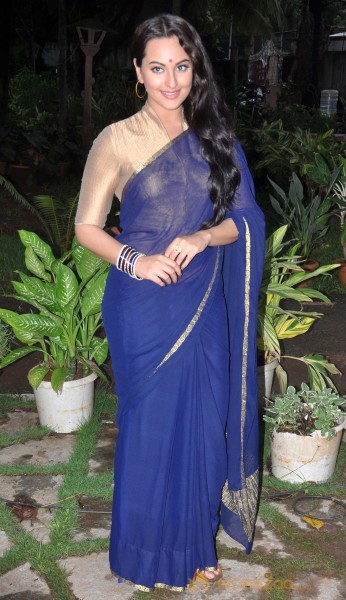 Lootera Team Promote On The Sets Of TV Serial Uttaran 