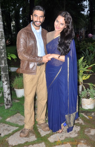 Lootera Team Promote On The Sets Of TV Serial Uttaran 
