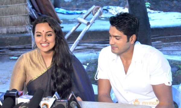 Lootera Team Promote On The Sets Of TV Serial Uttaran 