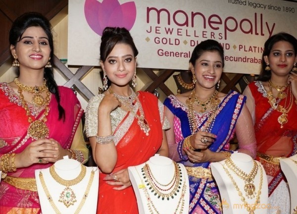 Manepally Dhanteras Jewellery Collections Launch Photos