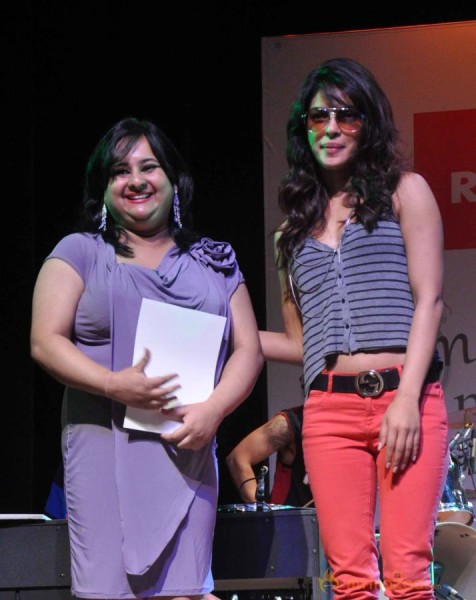 Priyanka Chopra Snapped At St. Andrews Event  — photo 25