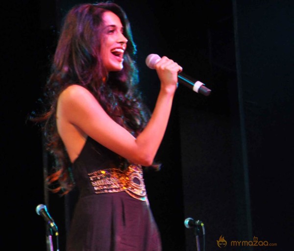 Priyanka Chopra Snapped At St. Andrews Event  — photo 12