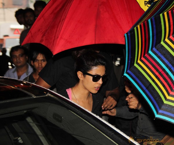 Priyanka Chopra Snapped Shooting For Mary Kom  — photo 1